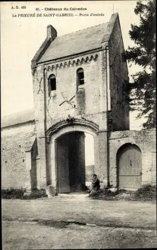 Ak Bayeux Calvados, Saint Gabriel, Le Prieuré, Porte d'entrée