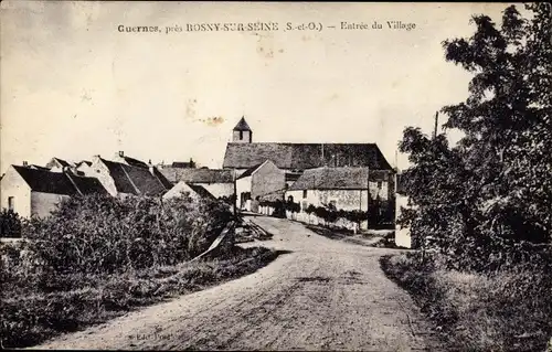 Ak Guernes Yvelines, Entree du Village