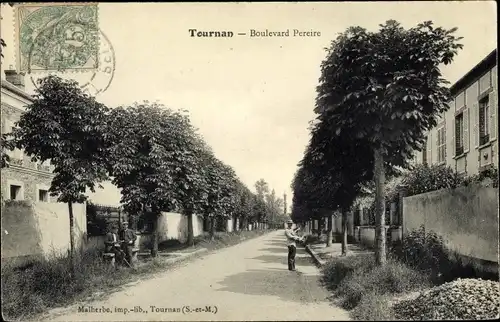 Ak Tournan-en-Brie Seine et Marne, Boulevard Pereire, ligne des arbres