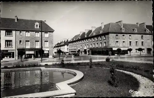 Ak Aunay sur Odon Calvados, Jardin de l´Hotel de Ville et Grande Rue