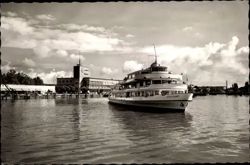 Ak Friedrichshafen am Bodensee, Hafenbahnhof, Motorschiff MS Stuttgart