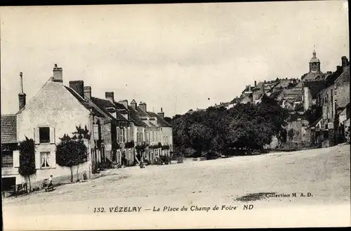 Ak Vézelay Yonne, Place du Champs de Foire