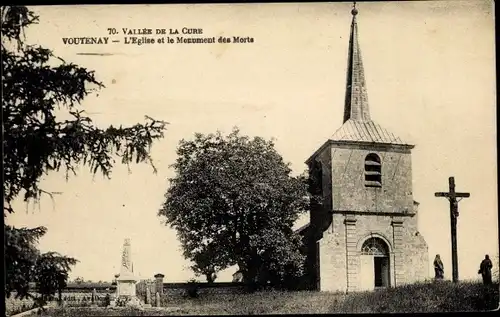 Ak Voutenay sur Cure Yonne, Église et Monument des Morts