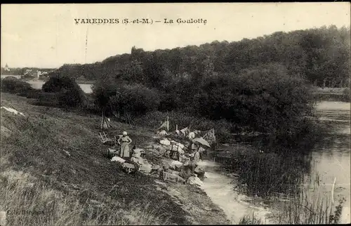 Ak Vareddes Seine et Marne, La Goulotte, laveuses