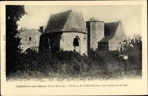 Ak Chatillon sur Sevre Deux Sèvres, Château de la Blandiniere, vue exterieure a l´est