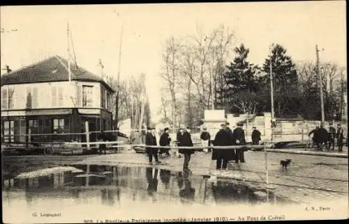 Ak Créteil Val de Marne, La Banlieue Parisienne inondee Janvier 1910, Au Pont de Creteil