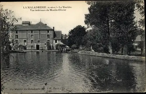 Ak La Maladrerie Yvelines, La Mauldre, Vue interieur du Moulin Olivier