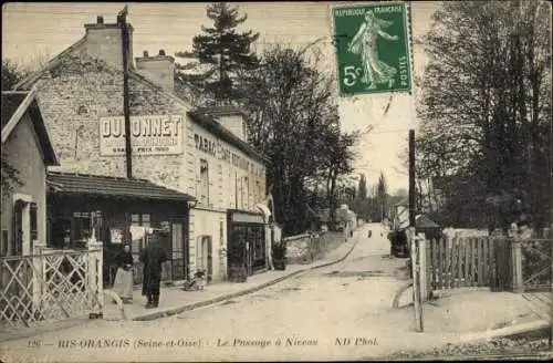 Ak Ris Orangis Essonne, Passage à Niveau, Réclame Dubonnet