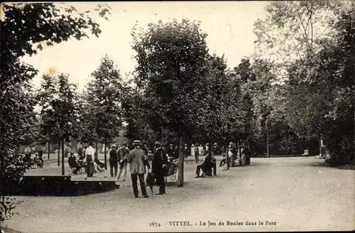 Ak Vittel Lothringen Vosges, Le Jeu de Boules dans le Parc