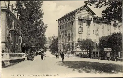 Ak Vittel Lothringen Vosges, L´Avenue et les Hotels