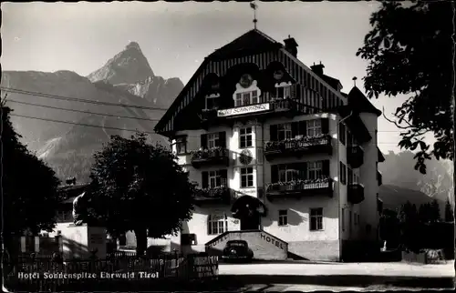 Ak Ehrwald in Tirol, Hotel Sonnenspitze
