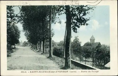 Ak Saint Maurice sur Aveyron Loiret, Entrée du Village