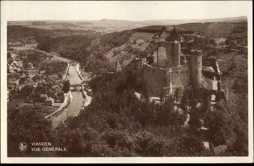 Ak Vianden Luxemburg, Vue générale, Schloss, Blick auf den Ort