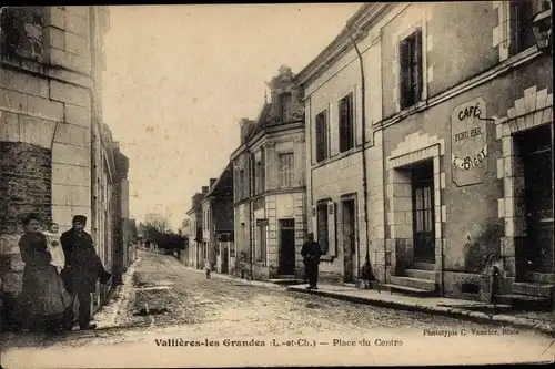 Ak Vallières les Grandes Loir et Cher, Place du Centre