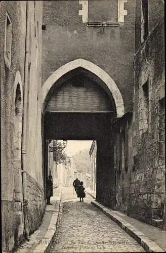 Ak Auxerre Yonne, Rue du Quatre Septembre, Ancienne Porte de la Ville