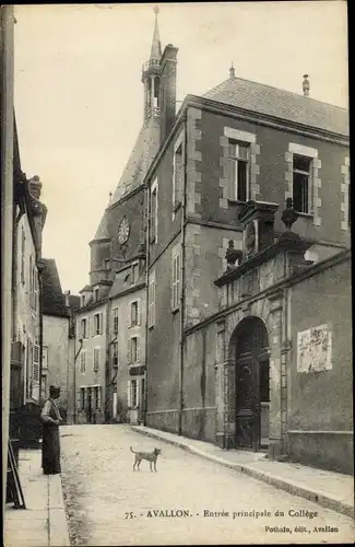 Ak Avallon Yonne, Entrée du Collège