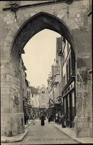 Ak Auxerre Yonne, Rue de l´Horloge