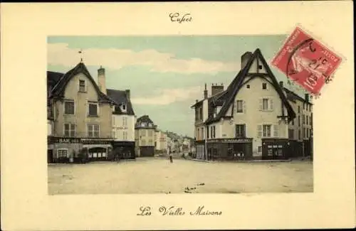 Ak Cusset Allier, La Place, Vieilles Maisons