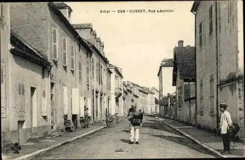 Ak Cusset Allier, Rue Léandon