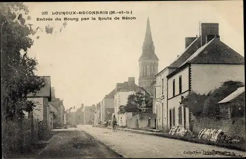 Ak Le Louroux-Béconnais Maine et Loire, Route de Bécon, Entrée du Bourg