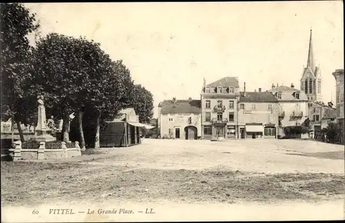 Ak Vittel Lothringen Vosges, La Grande Place