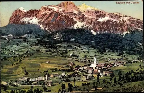 Ak Cortina d'Ampezzo Veneto, Tofane im Hintergrund