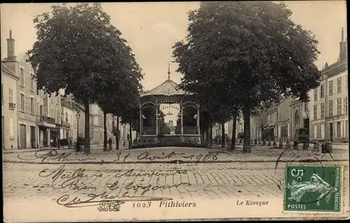 Ak Pithiviers Loiret, Le Kiosque