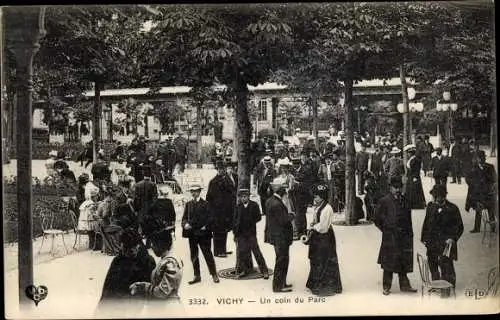 Ak Vichy Allier, Un Coin du Parc