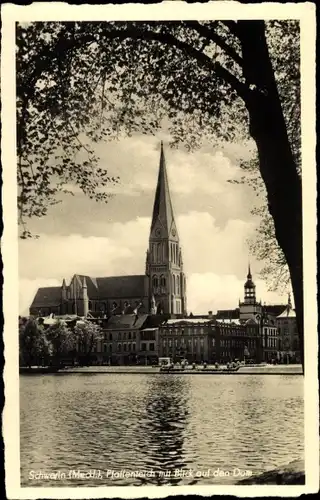 Ak Schwerin in Mecklenburg, am Pfaffenteich, Blick auf den Dom