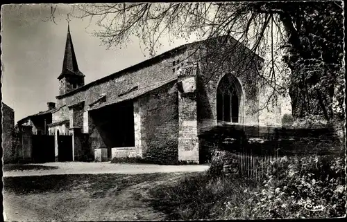 Ak Cours Deux Sèvres, Env. de Champdeniers, L'Eglise