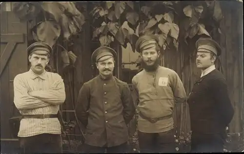 Foto Ak Frankfurt an der Oder, Kriegsgefangenenlager, Kriegsgefangene in Uniform