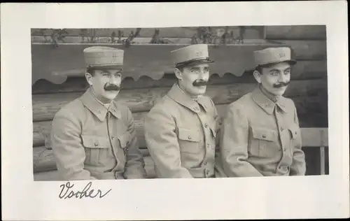 Foto Ak Frankfurt an der Oder, Kriegsgefangenenlager, Französische Soldaten mit Bärten, vorher