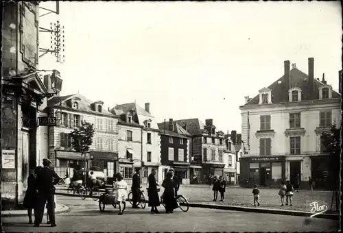 Ak Thouars Deux Sèvres, Place Saint Medard