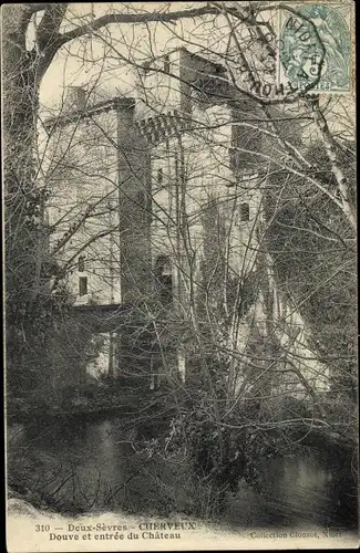 Ak Cherveux Deux Sevres, Douve et entree du Chateau