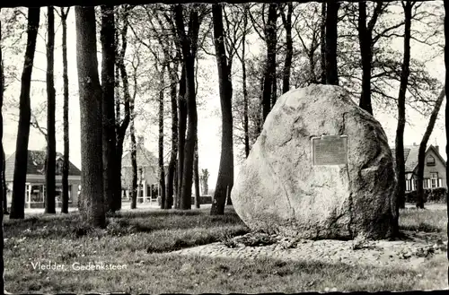 Ak Vledder Drenthe, Gedenksteen