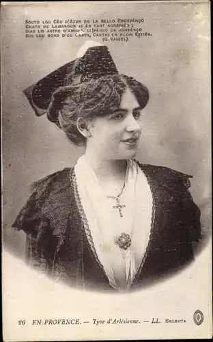Ak En Provence, Type d'Arlesienne, Frau in Tracht