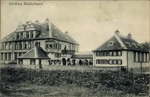 Ak Waldfischbach Burgalben im Pfälzerwald, Schulhaus