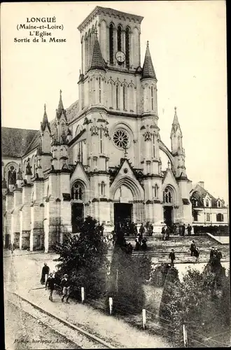 Ak Longué Maine et Loire, L'Eglise, Sortie de la Messe