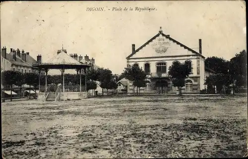 Ak Digoin Saône et Loire, Place de la Republique, Le Kiosque