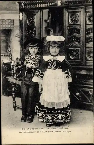 Ak Bretagne, Autour des lits clos bretons, Kinder in Trachten, Spinnrad