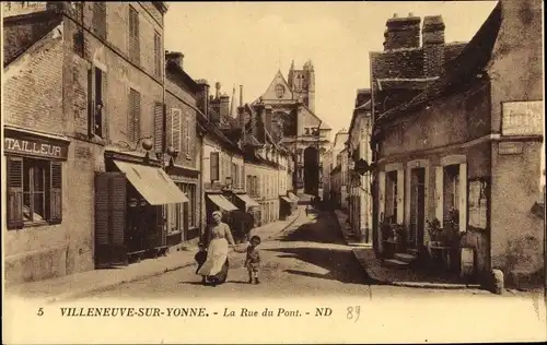 Ak Villeneuve sur Yonne, La Rue du Pont