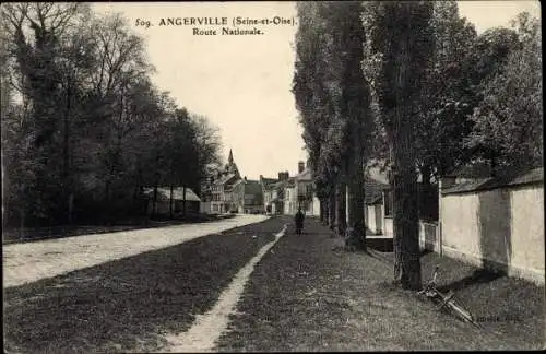 Ak Angerville Essonne, Route Nationale