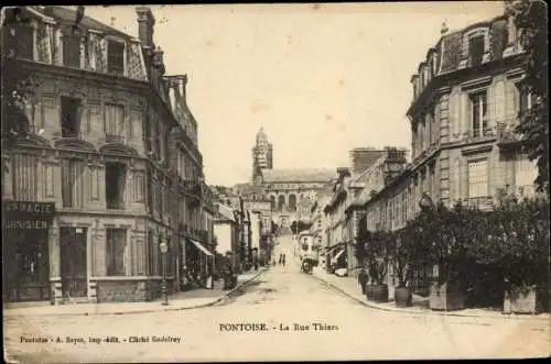 Ak Pontoise Val d'Oise, La Rue Thiers