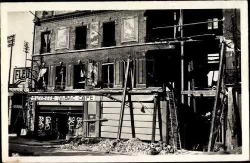 Ak Pontoise Val d'Oise, Place de la Gare, Kriegszerstörungen, II. WK