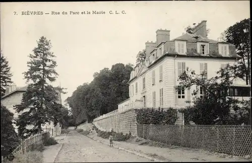 Ak Bièvres Essonne, Rue du Parc et la Mairie