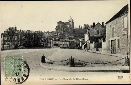 Ak Tonnerre Yonne, La Place de la République