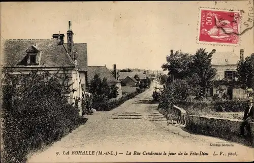 Ak La Bohalle Maine-et-Loire, Rue Cendreuse le Jour de la Fête de Dieu