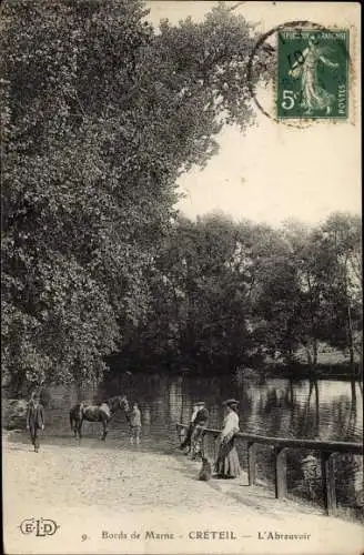 Ak Créteil Val de Marne, L´Abreuvoir, Cavalier avec son Cheval