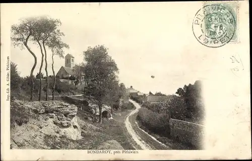 Ak Bondaroy Loiret, Panorama pris de la Route vers l´Église