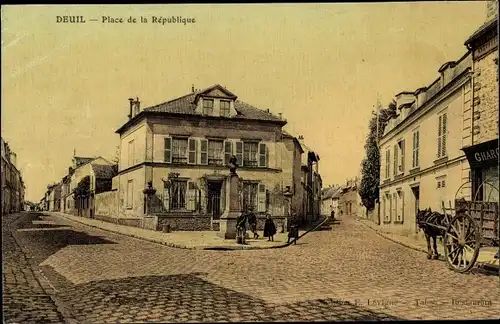 Ak Deuil Val d'Oise, Place de la Republique